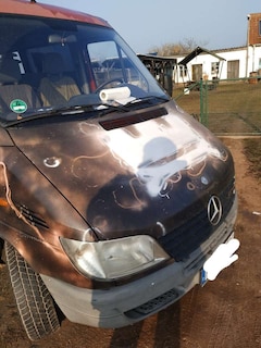 Bild des Angebotes Mercedes-Benz 208 LKW Kasten geschlossen