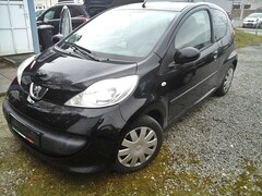 Bild des Angebotes Peugeot 107 Petit Filou/Eu 4,5/ Servo+FH+Funk+R-CD/TÜV 3.25