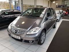 Bild des Angebotes Mercedes-Benz A 180 AVANTGARDE PTS SHZ TEILLEDER KLIMA
