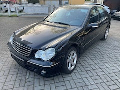 Bild des Angebotes Mercedes-Benz C 320 C 320 4Matic Avantgarde *RENTNER-FZG*1. HAND*LEDER*NAVI*GLASDACH*PDC*KEIN ROST*