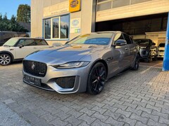 Bild des Angebotes Jaguar XE R-Dynamic Black*HEAD UP*ACC*19Z*VOLL