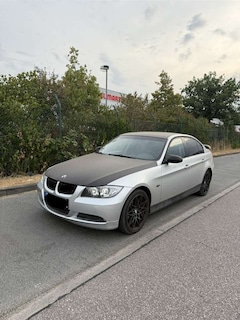 Bild des Angebotes BMW 318 318i - CarPlay/Navigation/Klimaanlage