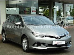 Bild des Angebotes Toyota Auris 1.2 Turbo Team Deutschland - Keyfree, CAM, SHZ, BT