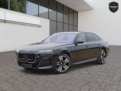 Bild des Angebotes BMW 740 xDrive MPaket/Aut.Doors/Pano/TV/Carbon