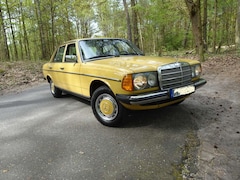 Bild des Angebotes Mercedes-Benz 240 W123