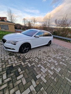 Bild des Angebotes Skoda Superb L&K