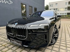Bild des Angebotes BMW 740 d xD M-Sport SkyLounge*TV*SoftClos*B&W*21Zoll