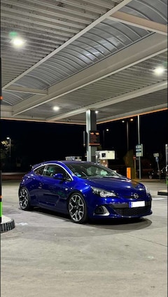 Opel Astra Opel Astra J GTC OPC 2.0 Turbo Downpipe H&R Fahrw.