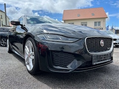 Bild des Angebotes Jaguar XE R-DYNAMIC SE AWD HUD + PANO + KAMERA