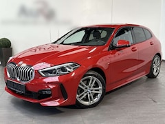Bild des Angebotes BMW 118 5-Türer M-Sport Aut. NAV+LED+HIFI+PANO+17ZO