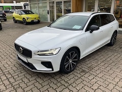 Bild des Angebotes Volvo V60 T6 Plus Dark Recharge Plug-In Hybrid AWD
