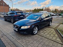 Bild des Angebotes Volvo V70 Summum 2.4 AWD 4X4*XENON*LEDER*AHK*BLIS*ACC*