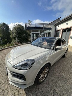 Bild des Angebotes Porsche Cayenne E-Hybrid Platinum Edition
