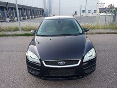 Bild des Angebotes Ford Focus 1.6 16V Ghia