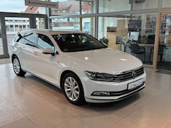 Bild des Angebotes VW Passat Variant Highline 4Motion LED AHK ACC