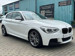 Bild des Angebotes BMW 135 i/NAVI+ALCANTARA+SCHIEBEDACH+Bi-XENON+SCHECK