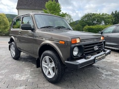 Bild des Angebotes Lada Niva Legend 4x4 1,7 Ltr. 8V 61 kW (83PS)