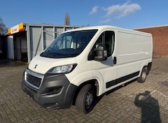 Bild des Angebotes Peugeot Boxer Kasten 330 L2H1 Premium BlueHDi 130