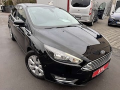 Bild des Angebotes Ford Focus Titanium/Navi/Temp/SHZ/LHZ/Klima/PDC/Alu/USB/Touch