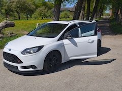 Ford Focus Focus 2.0 EcoBoost ST mit Leder-Exclusiv-Paket