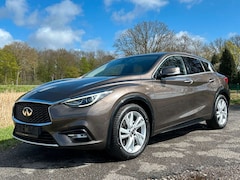 Infiniti Q30 2.2d AWD Premium Navi Kamera Leder Memory
