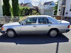 Bild des Angebotes Mercedes-Benz 220 E