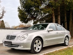 Bild des Angebotes Mercedes-Benz E 500 4matic NAVI/SHZ/SK/AHK