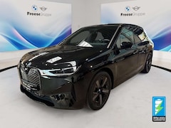 Bild des Angebotes BMW iX xDrive40 Head-Up DAB LED RFK AHK el. Sitze