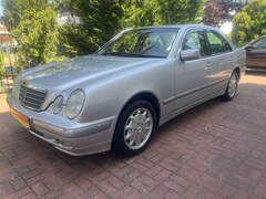Bild des Angebotes Mercedes-Benz E 240 ELEGANCE Automatik 86000km Scheckheft