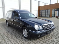 Bild des Angebotes Mercedes-Benz E 280 BESTATTUNGSFAHRZEUG / LEICHENWAGEN