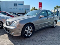 Bild des Angebotes Mercedes-Benz C 180 C-Klasse Lim*NEUTÜV*AUTOMATIK*RENTNERFAHRZ