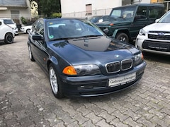 Bild des Angebotes BMW 323 323i AUTOMATIK NAVIGATION 2 HAND KLIMAAUTOMATIK
