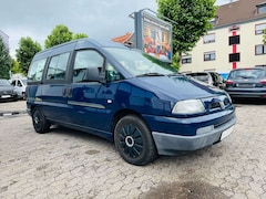 Bild des Angebotes Peugeot Expert 2.0 HDI El. Rollstuhlrampe 6-Sitzer Klima