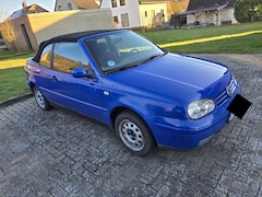Bild des Angebotes VW Golf Cabriolet Cabrio 1.8 Classicline