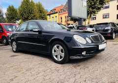 Bild des Angebotes Mercedes-Benz E 220 CDI Avantgarde Limousine Navi Schiebedach