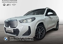 Bild des Angebotes BMW iX1 eDrive20 *M Sportpaket*18"*Navi*DAB*Adapt.LED*Adap