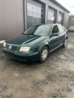 Bild des Angebotes VW Bora 1.6 *AUTOMATIK*KLIMAAUTOMATIK*SZ