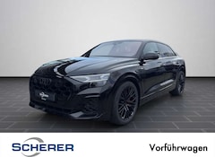 Audi Q8 SUV S line business TFSI e quattro 360 kW tip