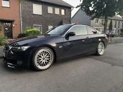 Bild des Angebotes BMW 330 330i Coupe Aut. Monaco Blau