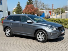 Bild des Angebotes Volvo XC60 Momentum AWD Garantie*R Design*Alcantara*