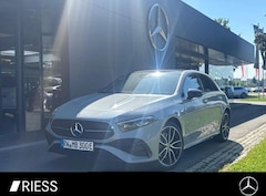 Bild des Angebotes Mercedes-Benz A 250 e EQ AMG+AHK+PANO+MEM+MULTIBEAM+11KW+360°+