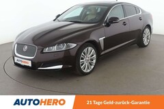 Bild des Angebotes Jaguar XF 3.0 V6 Kompressor AWD Aut.*NAVI*TEMPO*PDC*