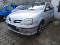 Nissan Almera Tino Tekna-Teilleder-Alkantara-Rück-Camera-AHK-ESD-.