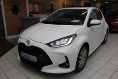 Bild des Angebotes Toyota Yaris 1.5 Team DK Sitzheizung Lenkradheizung Klimaautoma