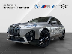 Bild des Angebotes BMW iX xDrive40  Edition Excellence/Sportpaket/Clear&Bold