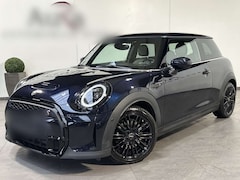 Bild des Angebotes MINI Cooper S Classic Trim NAV+LED+PANO+KAMERA+HEADUP