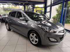 Bild des Angebotes Hyundai i30 cw ALU, KLIMA, AHK, PDC, LEDER, TEMPOMAT