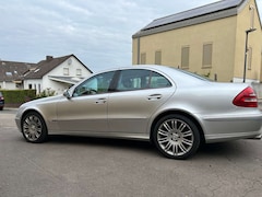 Bild des Angebotes Mercedes-Benz E 320 E 320 4Matic Automatik Avantgarde