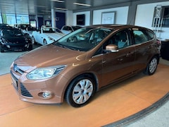 Bild des Angebotes Ford Focus Lim. Champions Edition /96TKM/SHZ/SH/Klima