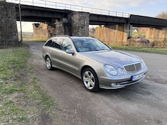 Bild des Angebotes Mercedes-Benz E 500 T 4Matic Automatik Avantgarde Allrad 5L V8 mit LPG